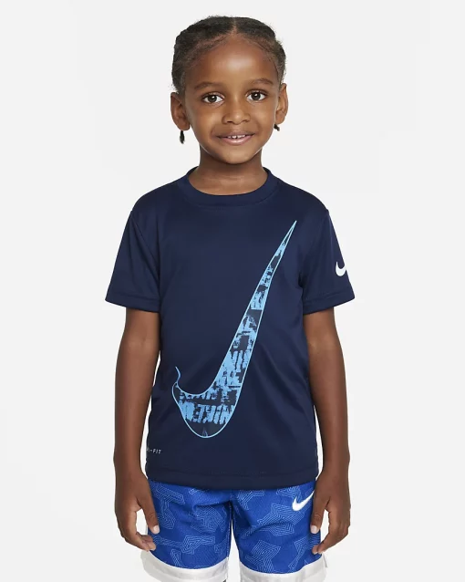 Nike Boys Raglan Sleeve T-Shirt Size 5